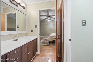 Coastal living meets spacious luxury in this 6-bedroom, 4-bath - photo 47
