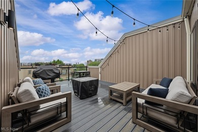 Seven years young and still turning heads, this modern townhome - photo 34