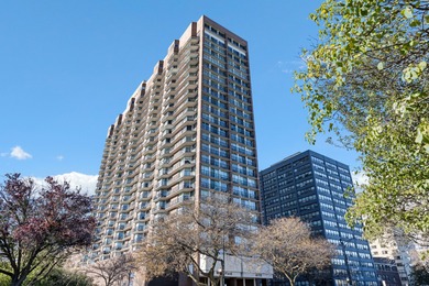 Lake Condo For Sale in Chicago, Illinois