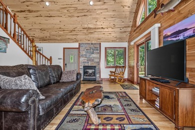 Experience the perfect blend of waterfront living and condo - photo 3