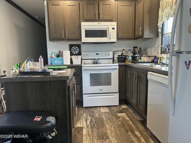 One owner move-in ready 2021 Eagle River Chesapeake 2 bedroom 1 - photo 17