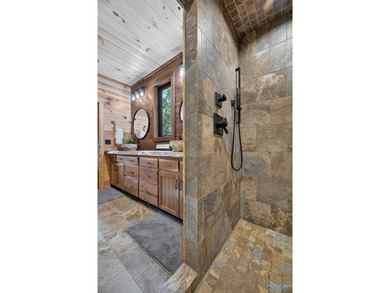 Welcome to lakefront living at its finest on beautiful Neely - photo 25
