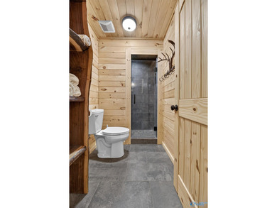 Welcome to lakefront living at its finest on beautiful Neely - photo 33