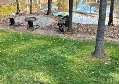 BEST VALUED WATERFRONT HOME IN THE POINT! With casual luxury, a - photo 42