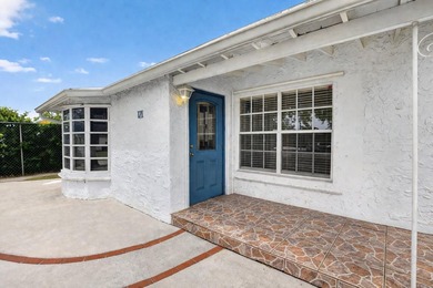 Back on market! Brand new roof completed! Move-in ready 2BR/1BA - photo 3