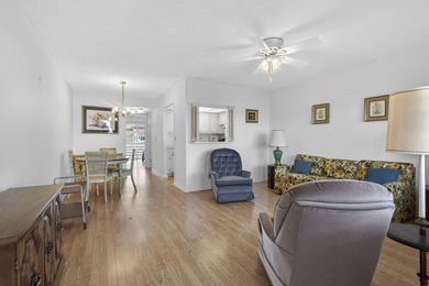 Welcome to your serene retreat in the sought-after Bedford - photo 2