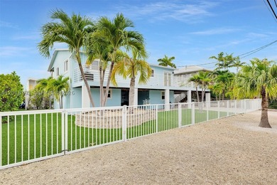 Waterfront retreat with excellent boating access in the heart of - photo 4