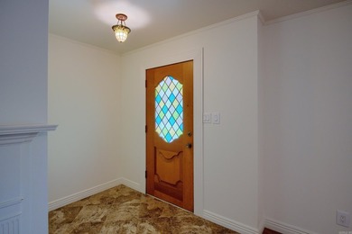 Roomy Mid Century Modern with all the right things! Marble faced - photo 5