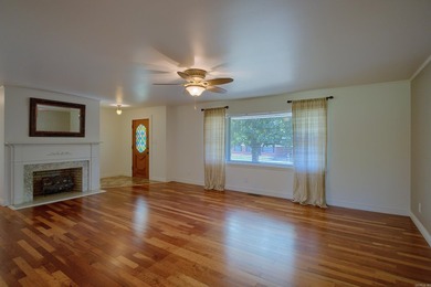 Roomy Mid Century Modern with all the right things! Marble faced - photo 10