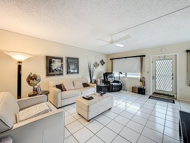 Lake View End Unit. Bright & Spacious 2 Bedroom 2bath Condo. New - photo 4