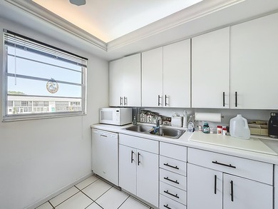 Lake View End Unit. Bright & Spacious 2 Bedroom 2bath Condo. New - photo 8