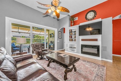 Welcome to this beautiful and spacious 4-bedroom, 2-bathroom, 2 - photo 4