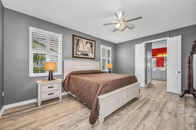 Welcome to this beautiful and spacious 4-bedroom, 2-bathroom, 2 - photo 7