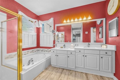Welcome to this beautiful and spacious 4-bedroom, 2-bathroom, 2 - photo 8