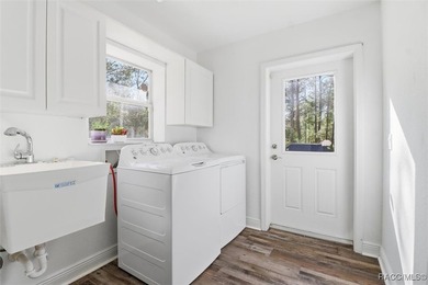 Welcome to this spacious 4-bedroom, 3 full bathroom home located - photo 23