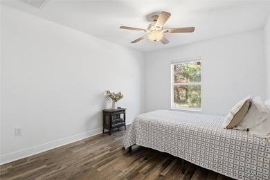 Welcome to this spacious 4-bedroom, 3 full bathroom home located - photo 28
