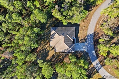 Welcome to this spacious 4-bedroom, 3 full bathroom home located - photo 36