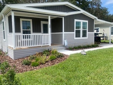 St. Johns River Home For Sale in Satsuma Florida