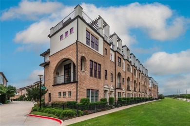 Lake Townhome/Townhouse For Sale in Irving, Texas