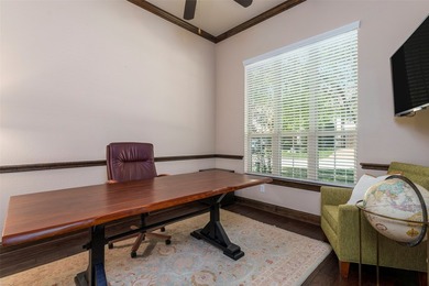 Charming custom home on private premium lot that backs up to a - photo 4