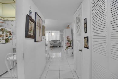 Lake Condo For Sale in Sunrise, Florida