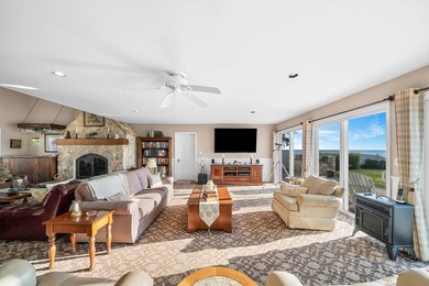 Welcome to a truly exceptional bayfront residence at 5 Delaware - photo 12