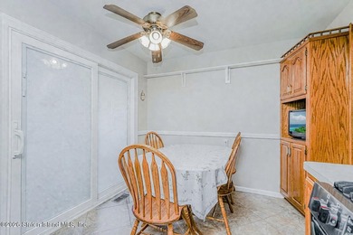 This meticulously maintained semi-attached home is ready to - photo 13