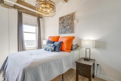 Remarkable Lock and Leave Studio! THREE VERY LARGE windows from