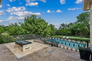 Perfectly positioned behind the gates of an exclusive enclave - photo 28