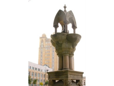 Remarkable Lock and Leave Studio! THREE VERY LARGE windows from