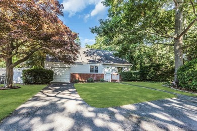 Welcome home to this beautiful 3/4 bedroom Cape Cod . The 4th - photo 2