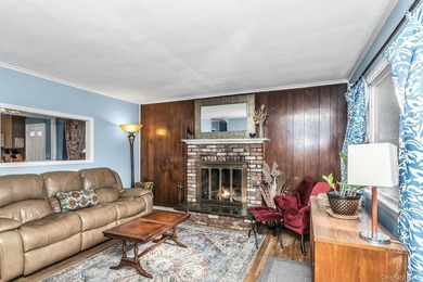 Welcome home to this beautiful 3/4 bedroom Cape Cod . The 4th - photo 4
