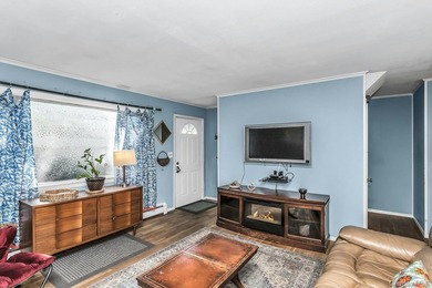 Welcome home to this beautiful 3/4 bedroom Cape Cod . The 4th - photo 6
