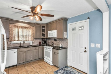 Welcome home to this beautiful 3/4 bedroom Cape Cod . The 4th - photo 10