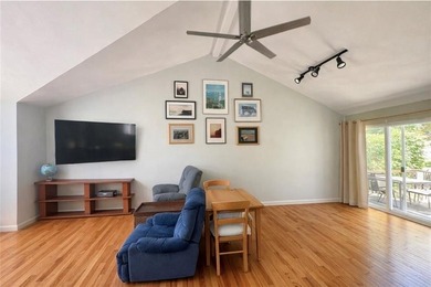 Welcome to this meticulously maintained three-bedroom ranch - photo 3