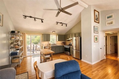 Welcome to this meticulously maintained three-bedroom ranch - photo 4