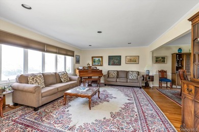 Prime South Lindenmere Mid Block EXTENDED 5BR SPLIT--Added 4th - photo 3