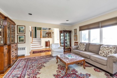 Prime South Lindenmere Mid Block EXTENDED 5BR SPLIT--Added 4th - photo 4
