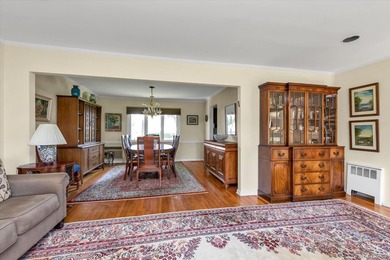Prime South Lindenmere Mid Block EXTENDED 5BR SPLIT--Added 4th - photo 5