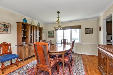 Prime South Lindenmere Mid Block EXTENDED 5BR SPLIT--Added 4th - photo 6