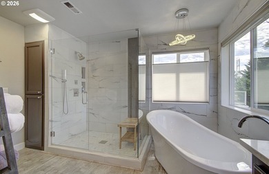 NEW LISTING. Living large on the shores of Fairview Lake. This - photo 17