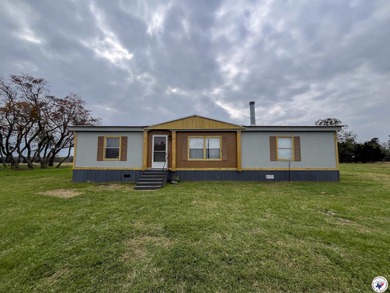 (private lake, pond, creek) Home For Sale in Avery Texas