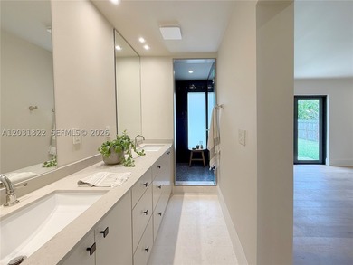 Meticulously renovated split plan Palmetto Bay home by husband - photo 42
