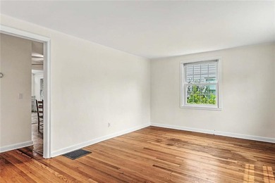 Additional listing photo 4