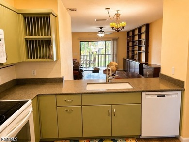 Welcome to your slice of paradise! This beautifully maintained - photo 2