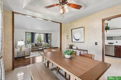 Beautifully maintained 3 bed, 3 bath home located on a quiet - photo 8