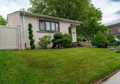 Set in the heart of Whitestone, this beautiful and recently - photo 1
