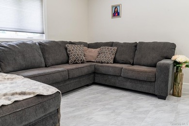 Set in the heart of Whitestone, this beautiful and recently - photo 8
