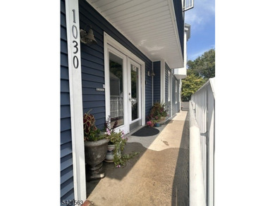 Mixed-use Gem! Exceptional opportunity to live in either the - photo 5