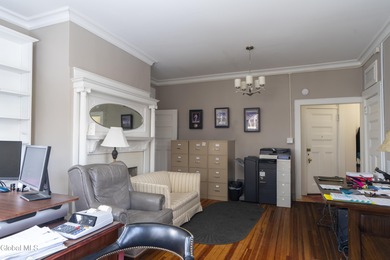 Welcome to this historic Victorian one-bedroom 1038 sq ft